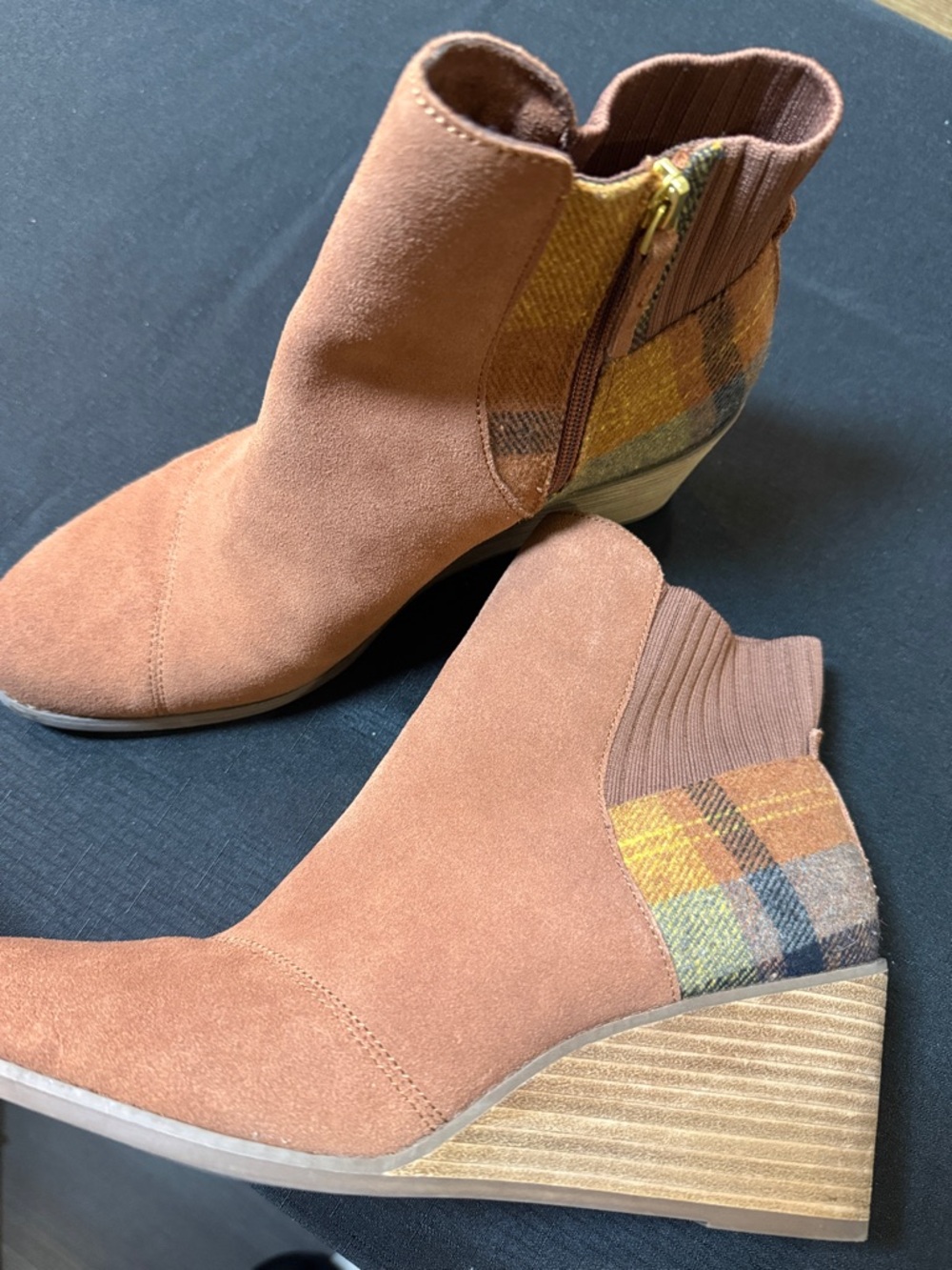 Toms Rust Suede Wedge Ankle Boot with Plaid Heel Panel Size 11 W